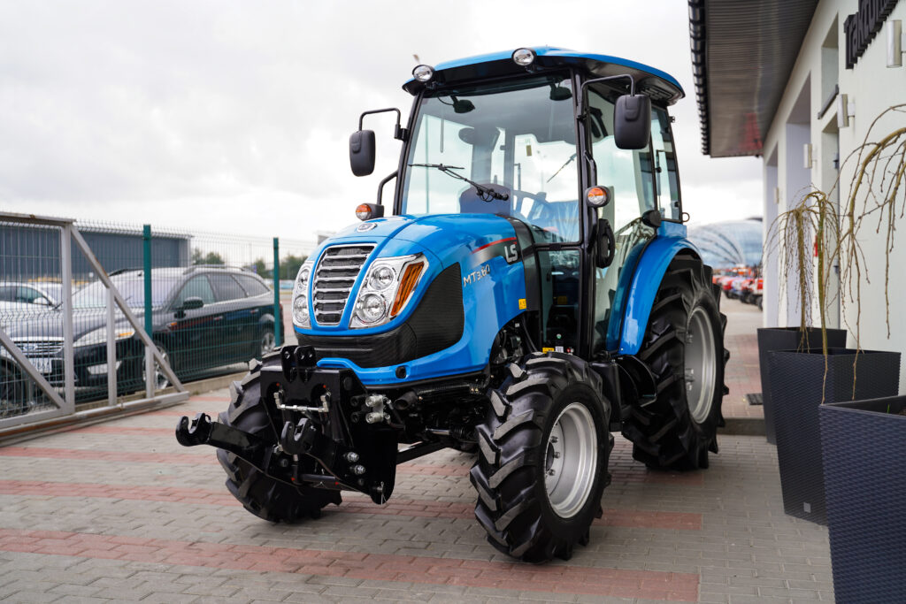 Witaj w świecie LS Tractor