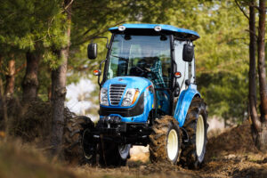 LS MT3.50 HST CAB 4 x 4 - 47 KM-8