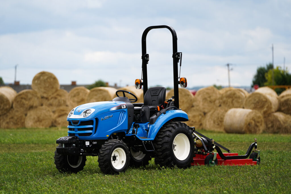 Kosiarka pielęgnacyjna + mini traktor LS Tractor XJ25 :: FM 150 Standard 4FARMER :: Traktor.com.pl