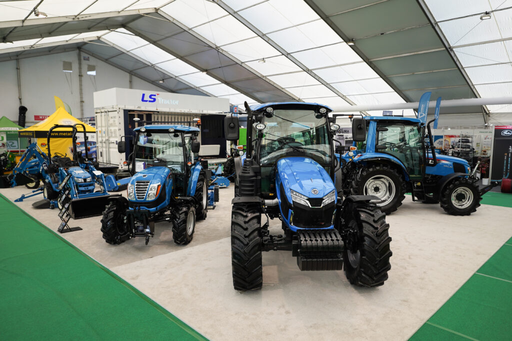 Agrotech Kielce 2024 - stoisko LS Tractor - premiera modeli LS MT7 oraz MT5 :: LS Tractor Polska