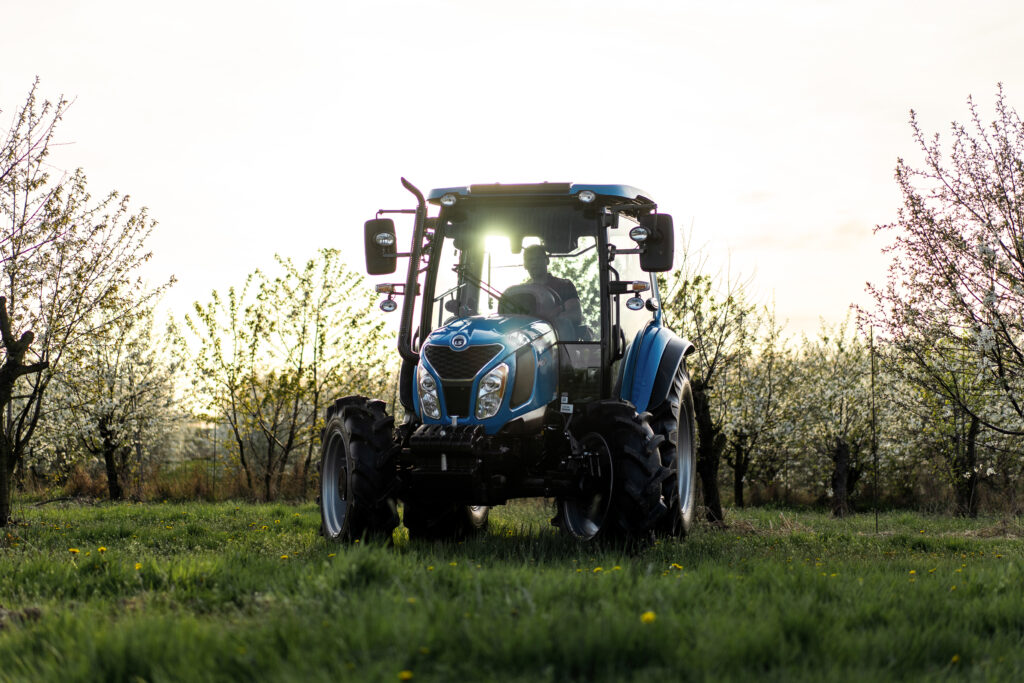 Zamienił Ursus C-330 na LS Tractor MT 5.73 - wrażenia po tygodniu użytkowania :: Traktor.com.pl