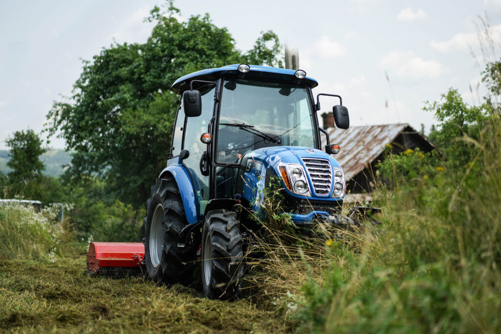 Koszenie nieużytków - LS MT 3.60 :: LS-Traktor.pl