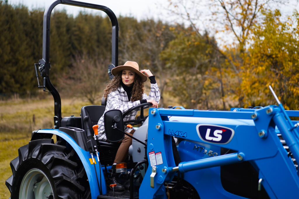 Koszenie nieużytków - LS MT 3.60 :: LS-Traktor.pl