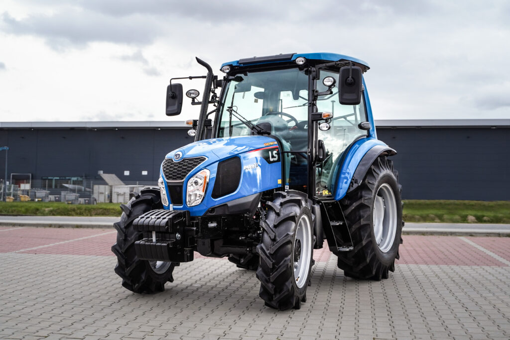 Zadbaj o swój sad z LS Tractor :: LS-Traktor.pl