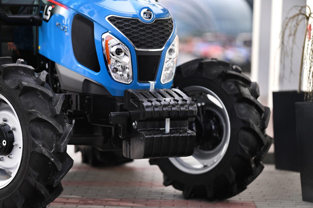 LS Tractor MT 5.73 + agregat uprawowy :: Traktor.com.pl
