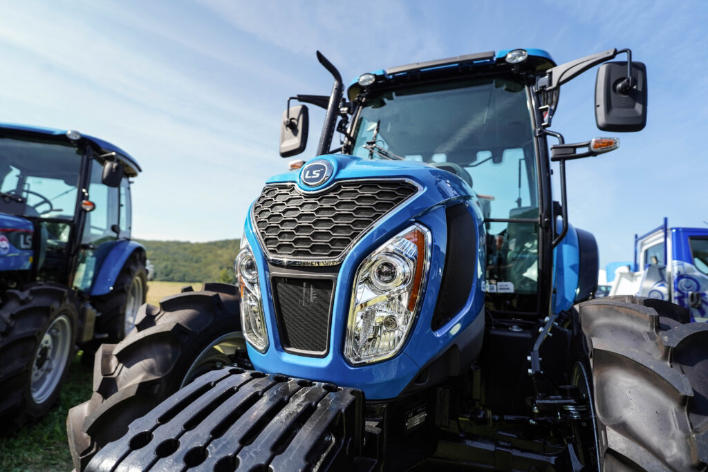 Nowe modele LS Tractor na targach Agro Show 2024 :: LS-Traktor.pl