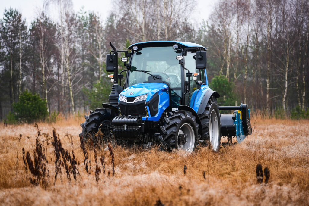 LS Tractor MT 7.101 - uprawa jednoprzejazdowa szpadlem mechanicznym Imants :: Traktor.com.pl