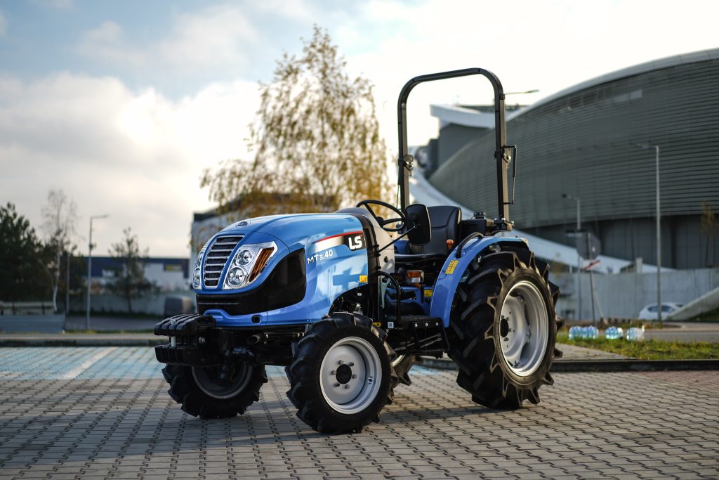 Koreański ciągnik o mocy 40KM - LS Tractor MT 3.40 :: Traktor.com.pl