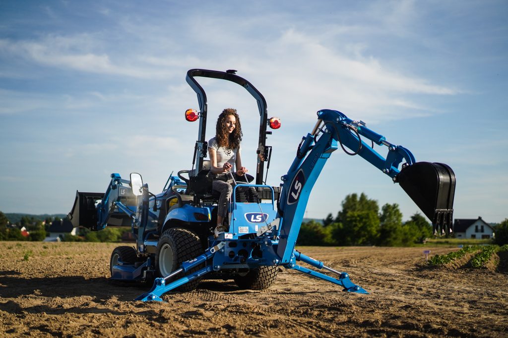 Traktor dziewczyna Tractor girl Ls Tractor (25)
