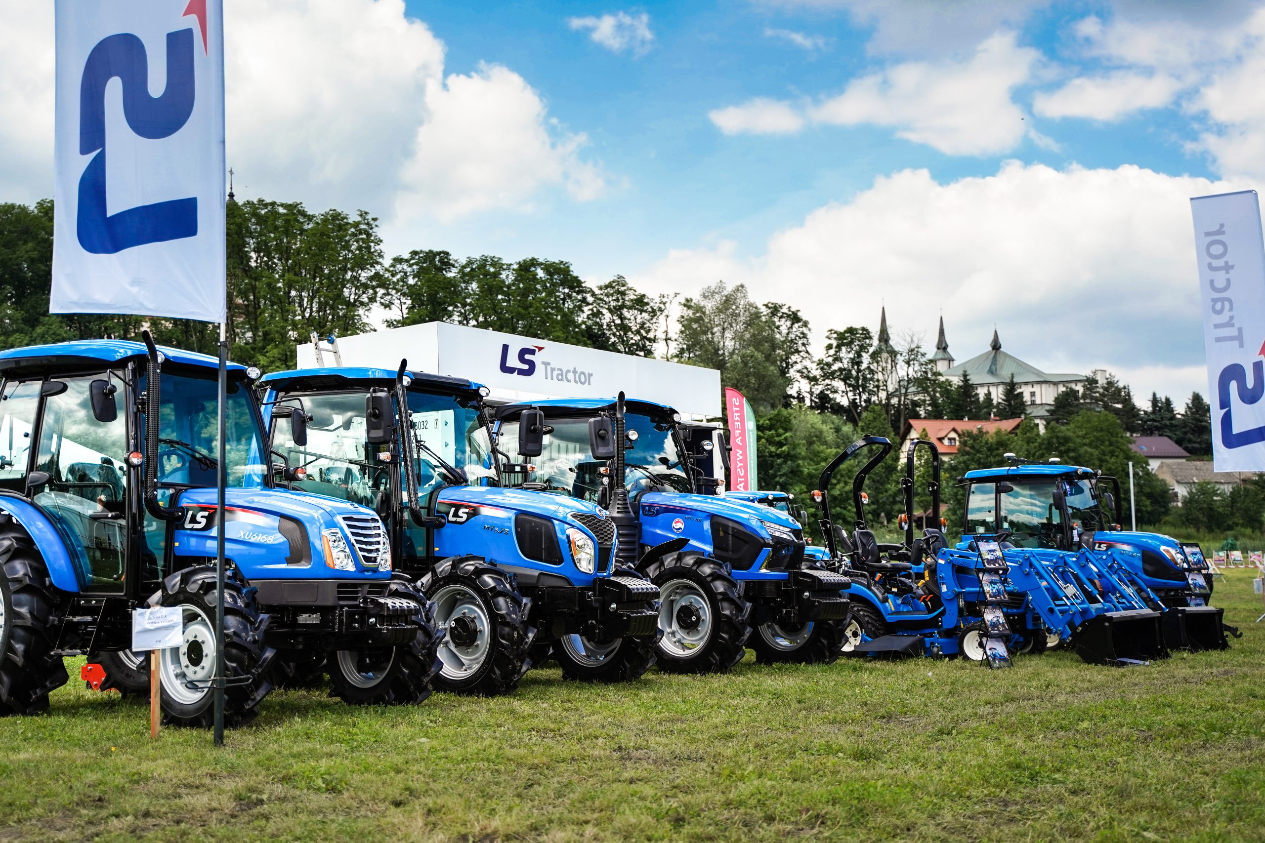 Gorący wrzesień z LS Tractor – spotkajmy się na targach!