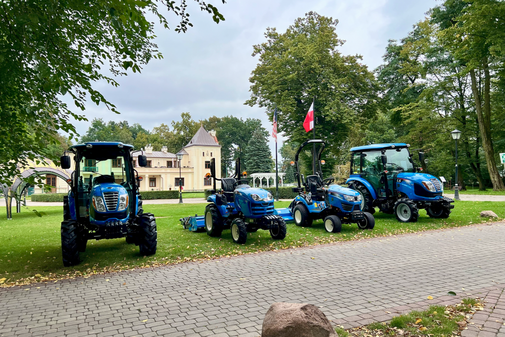 Najlepszy mini traktor z osprzętem :: LS Tractor XJ25 :: Traktor.com.pl