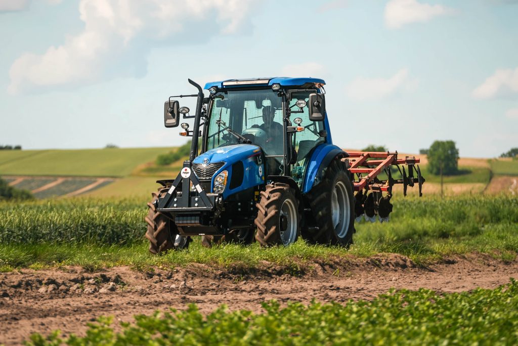 Ciągnik do warzyw - LS Tractor MT 5.73 + brona talerzowa 280 cm :: Traktor.com.pl